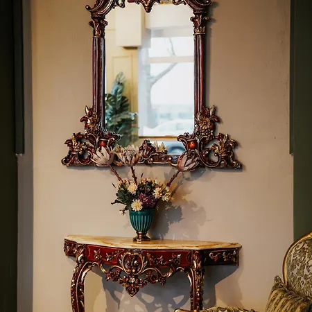 Leila Mansion Hotel *